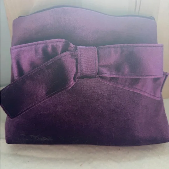 Elegant Ulta Purple Velvet Makeup Bag with 21 New Products - Picture 2 of 16